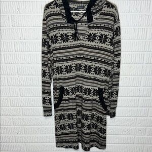 Earthbound Snowflake Print Hooded Dress